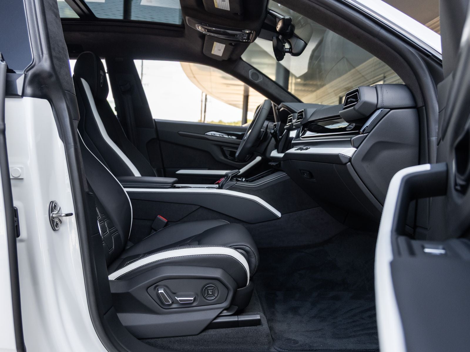 2025 Lamborghini Urus SE