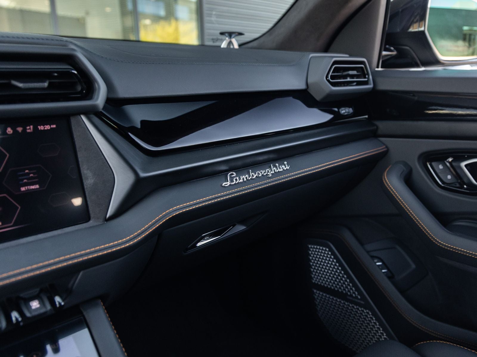 2026 Lamborghini Urus SE