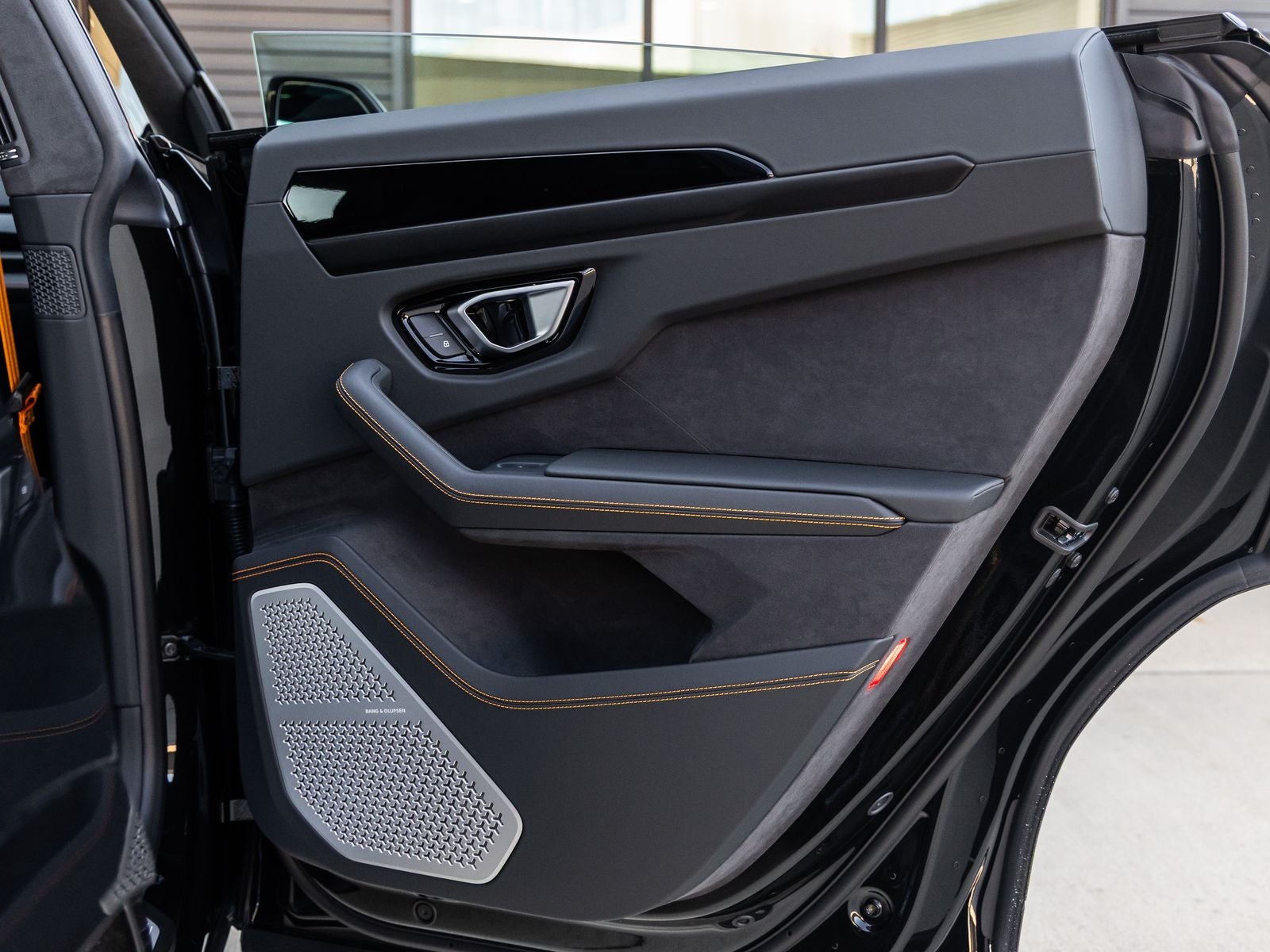 2026 Lamborghini Urus SE