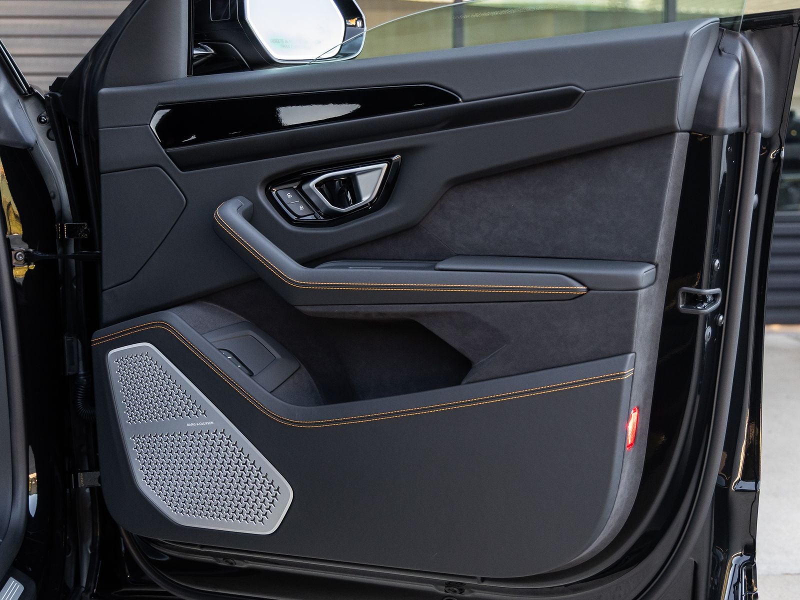 2026 Lamborghini Urus SE