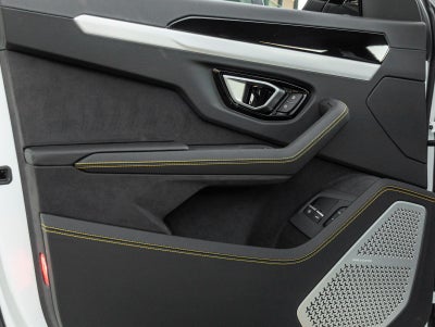 2026 Lamborghini Urus SE