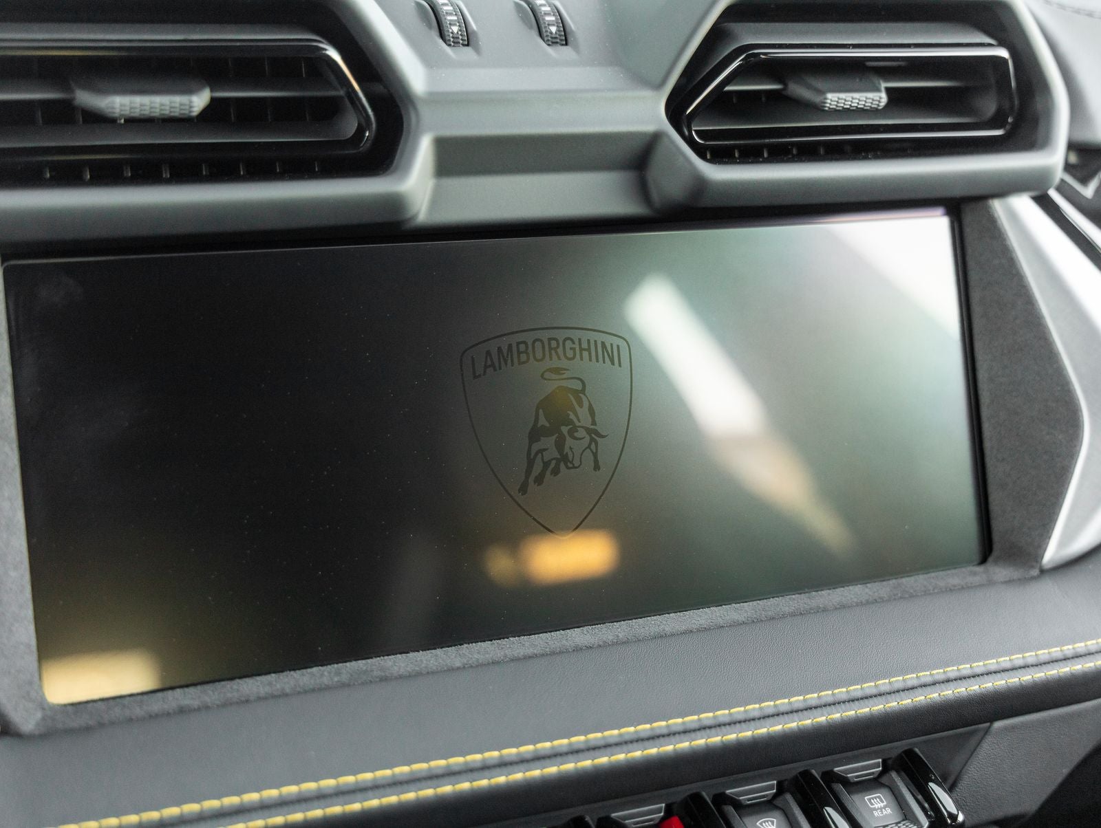 2026 Lamborghini Urus SE