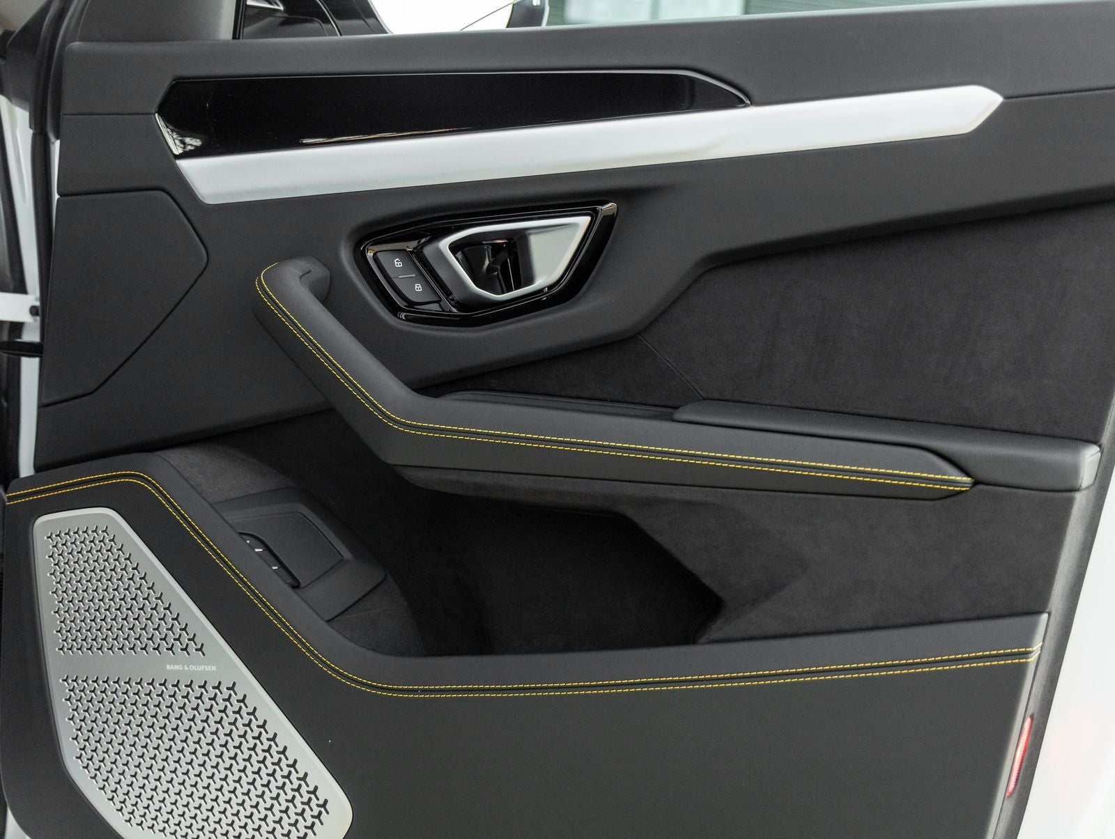 2026 Lamborghini Urus SE