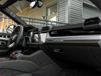 2026 Lamborghini Urus SE