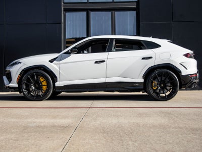 2026 Lamborghini Urus SE