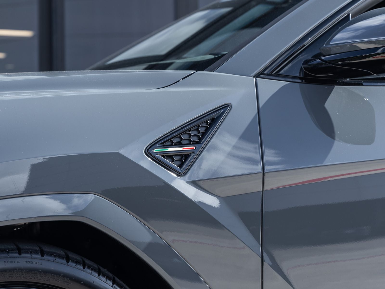2026 Lamborghini Urus SE