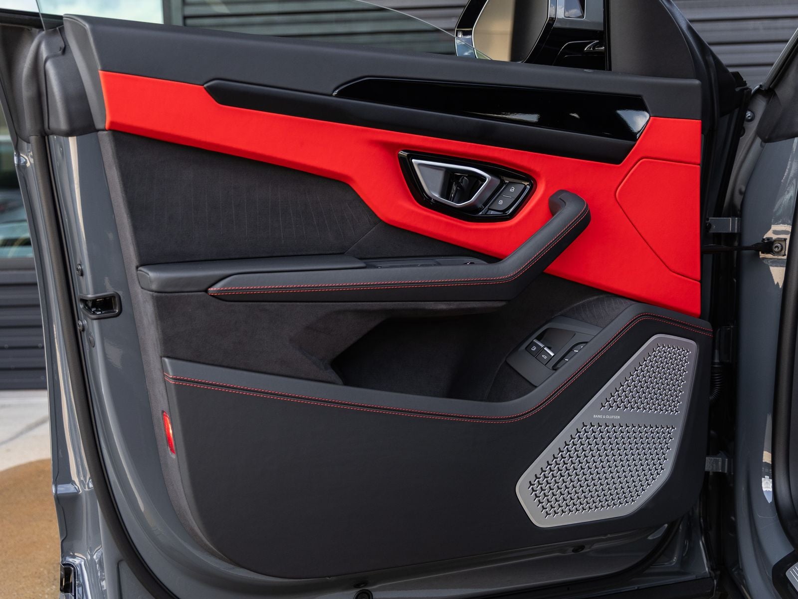 2026 Lamborghini Urus SE