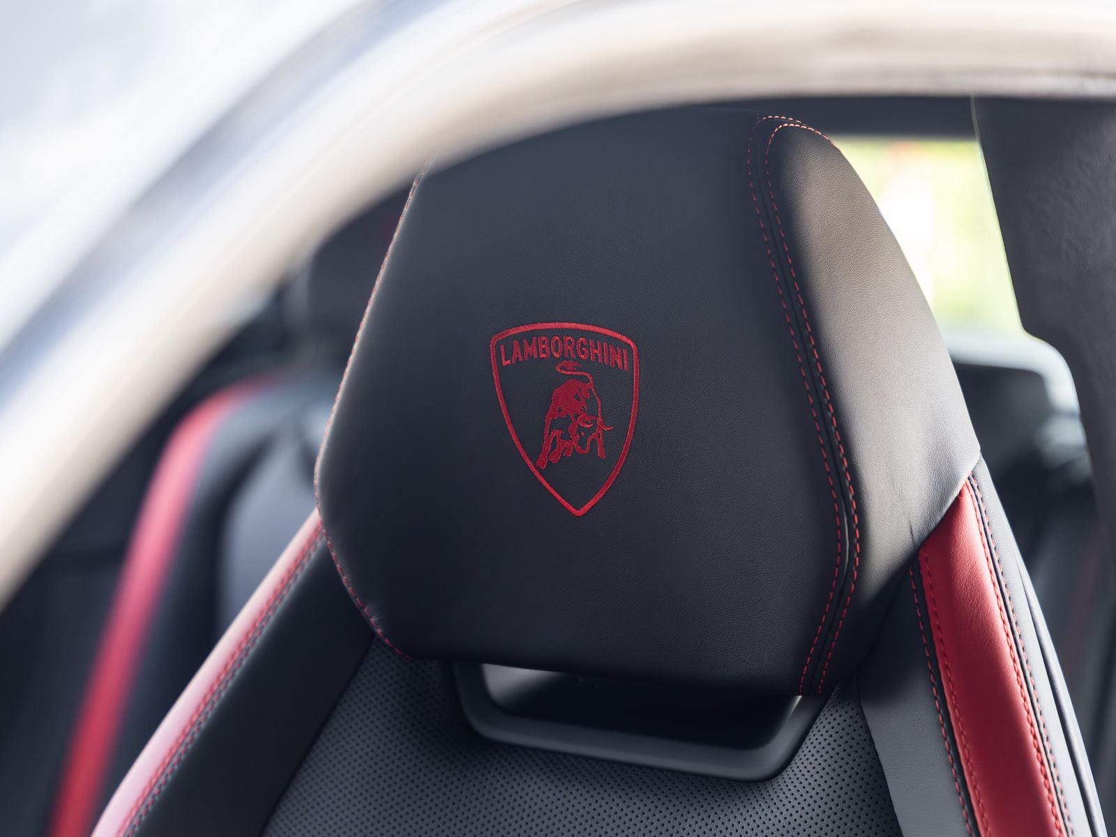 2026 Lamborghini Urus SE