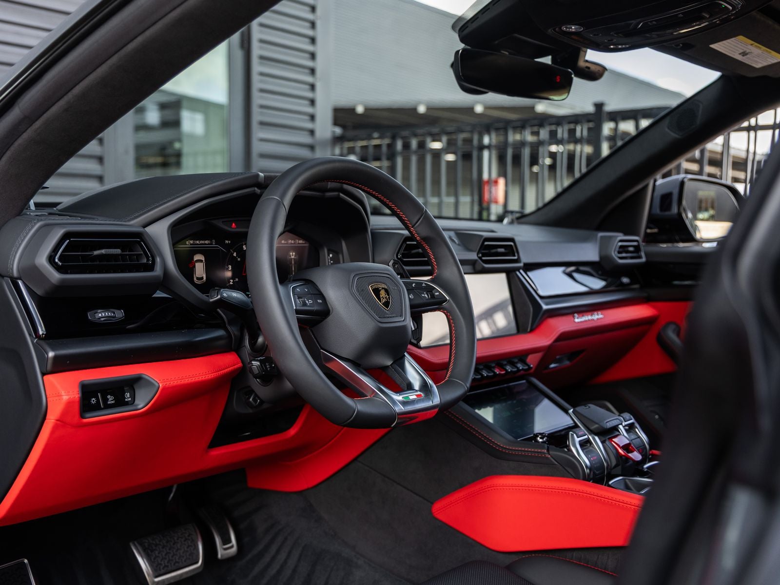 2026 Lamborghini Urus SE