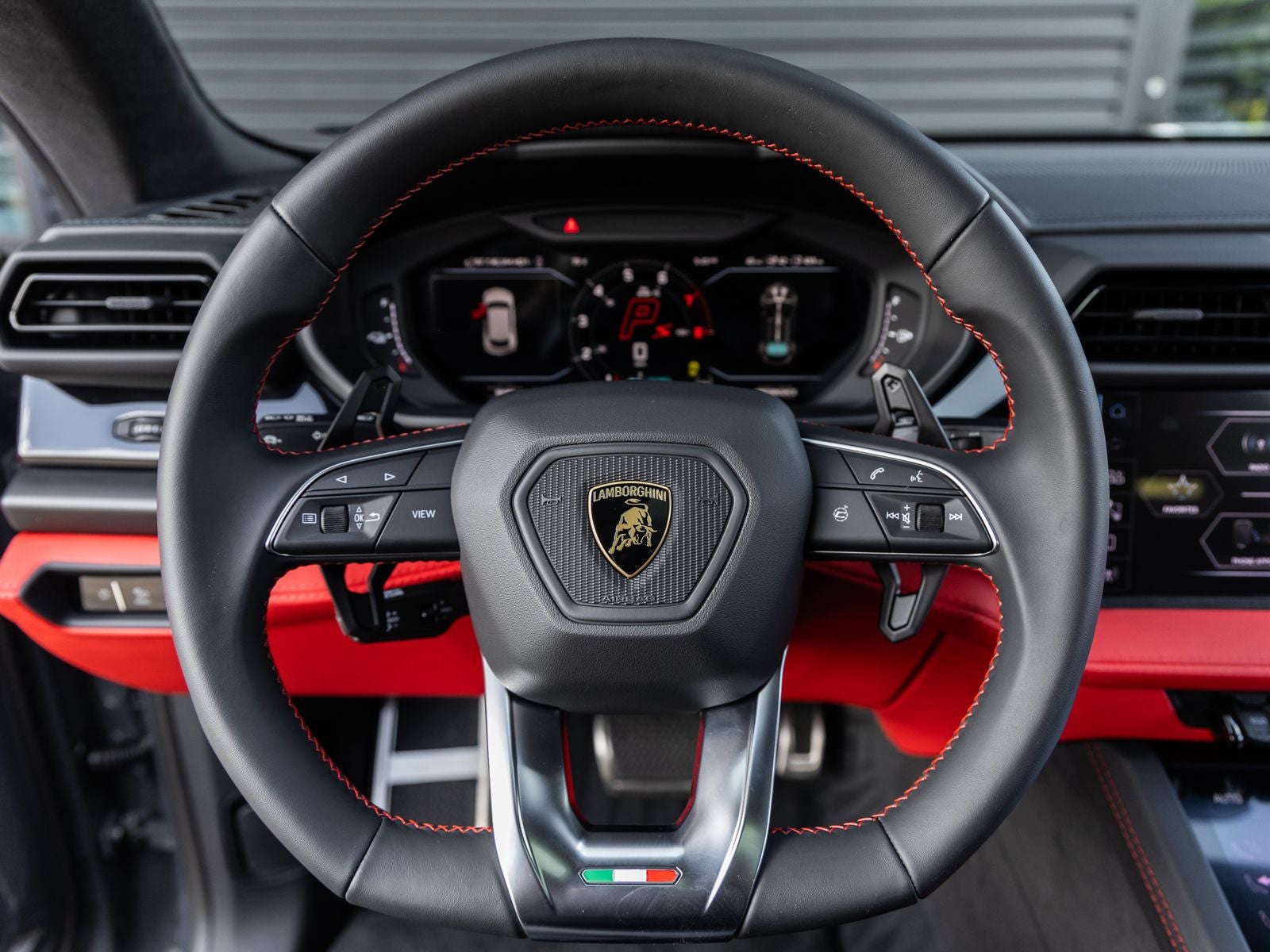 2026 Lamborghini Urus SE