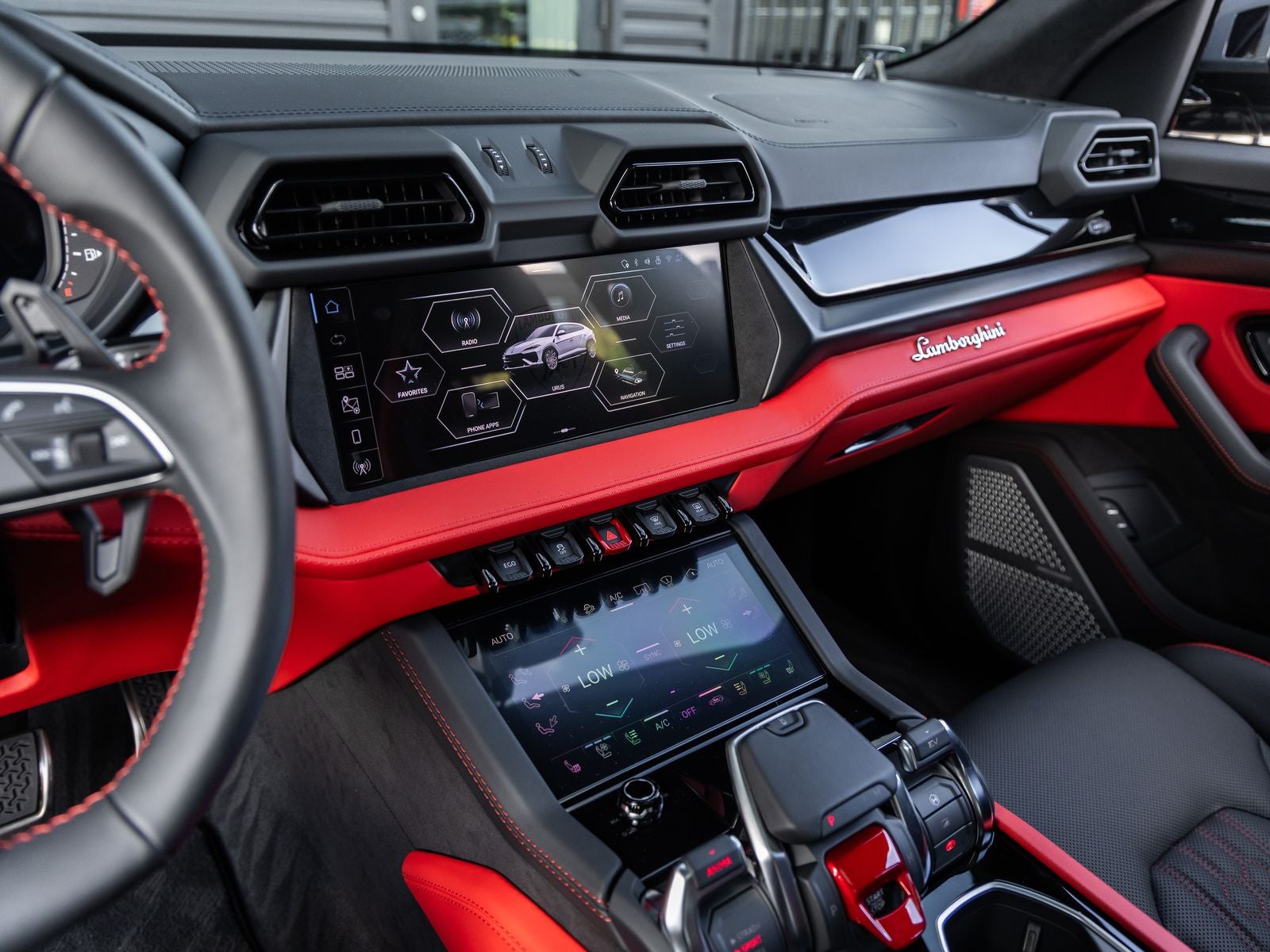2026 Lamborghini Urus SE