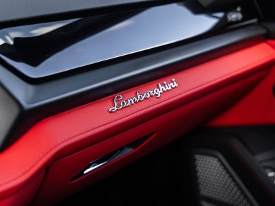 2026 Lamborghini Urus SE