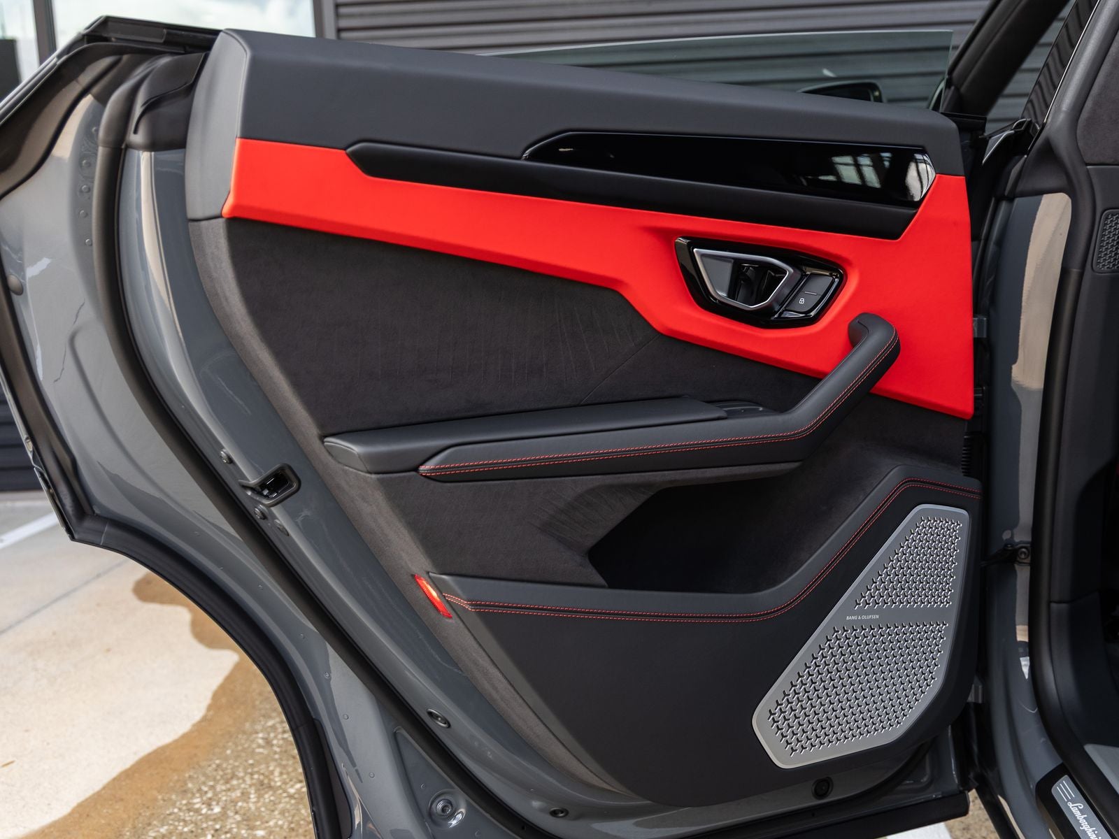 2026 Lamborghini Urus SE
