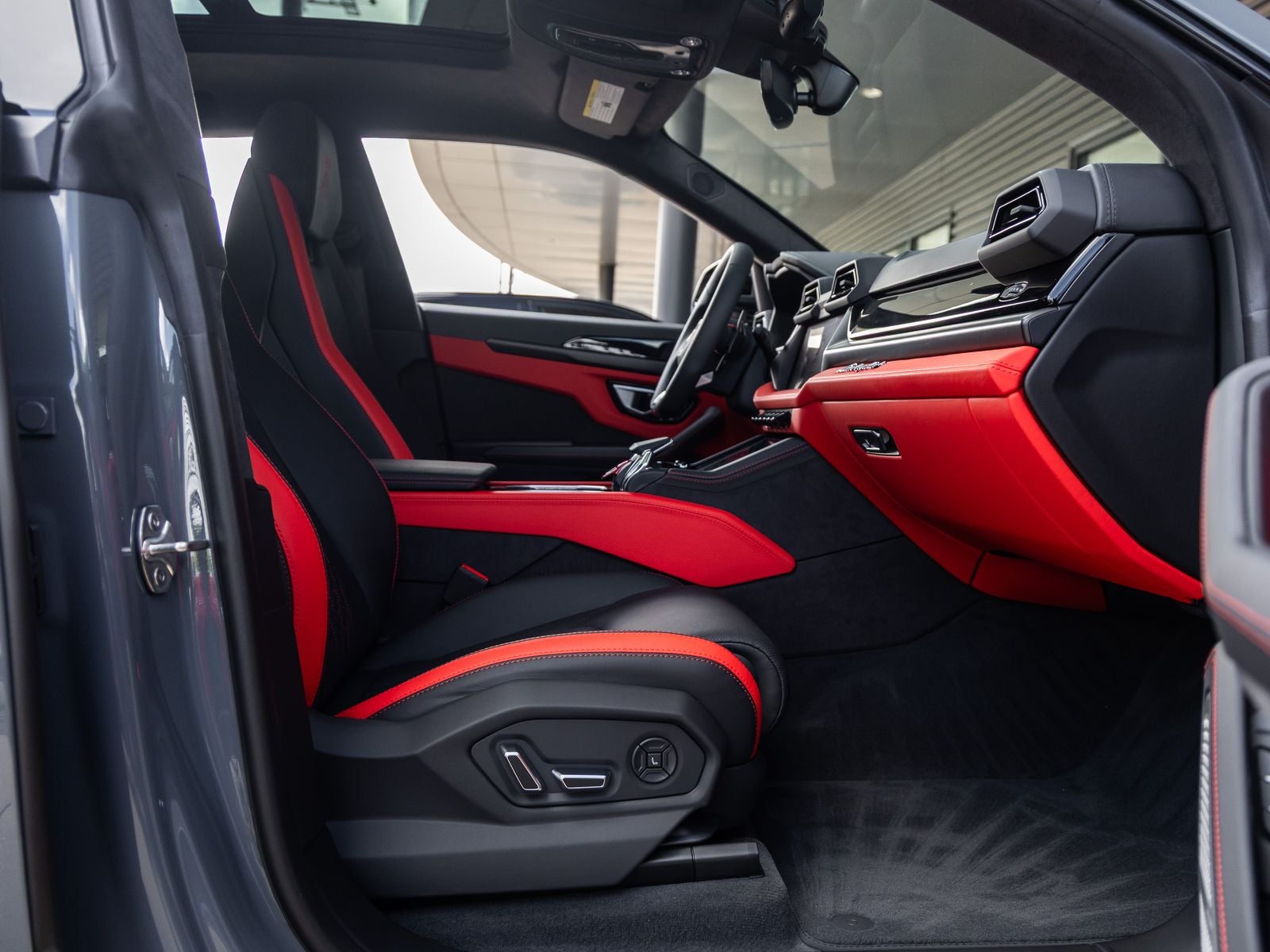2026 Lamborghini Urus SE