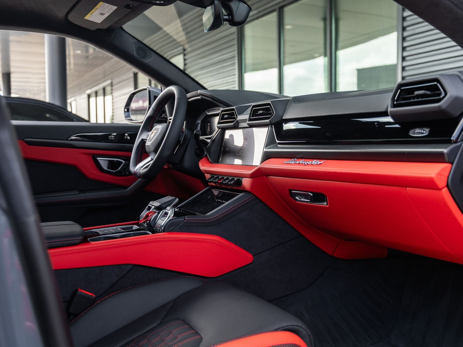 2026 Lamborghini Urus SE