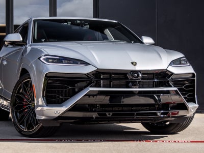 2026 Lamborghini Urus SE