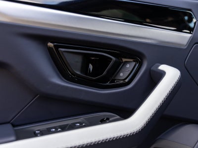 2026 Lamborghini Urus SE