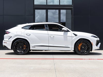 2026 Lamborghini Urus SE