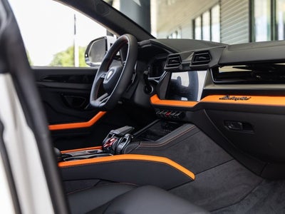 2026 Lamborghini Urus SE