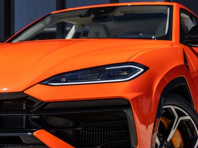 2025 Lamborghini Urus SE