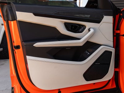 2025 Lamborghini Urus SE