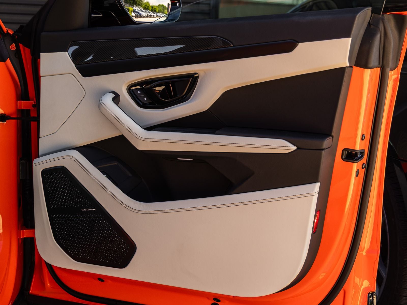 2025 Lamborghini Urus SE