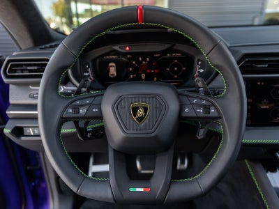 2025 Lamborghini Urus SE