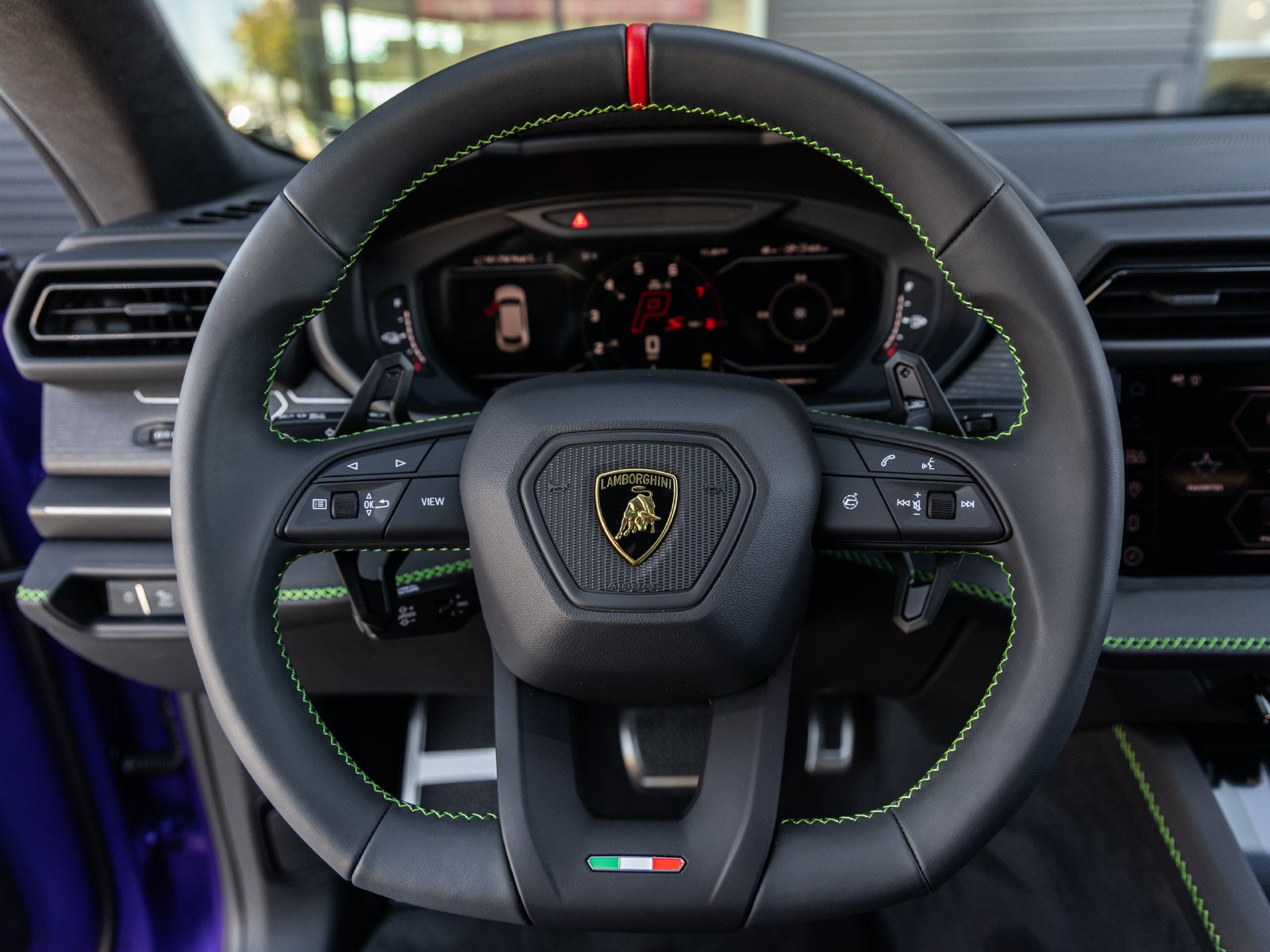2025 Lamborghini Urus SE