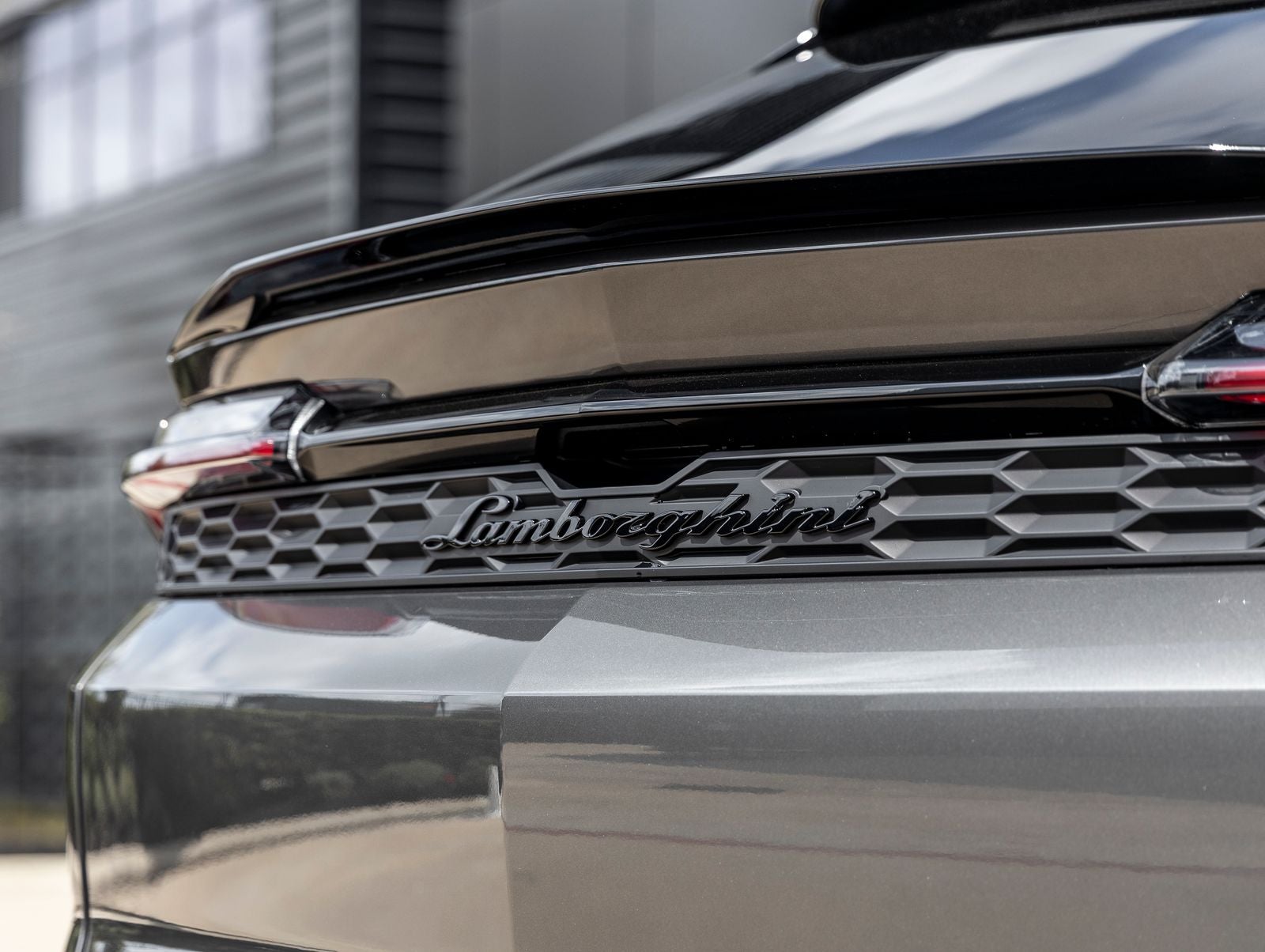 2025 Lamborghini Urus SE