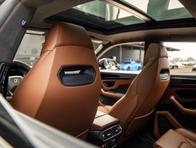 2025 Lamborghini Urus SE
