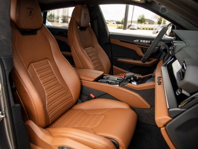 2025 Lamborghini Urus SE