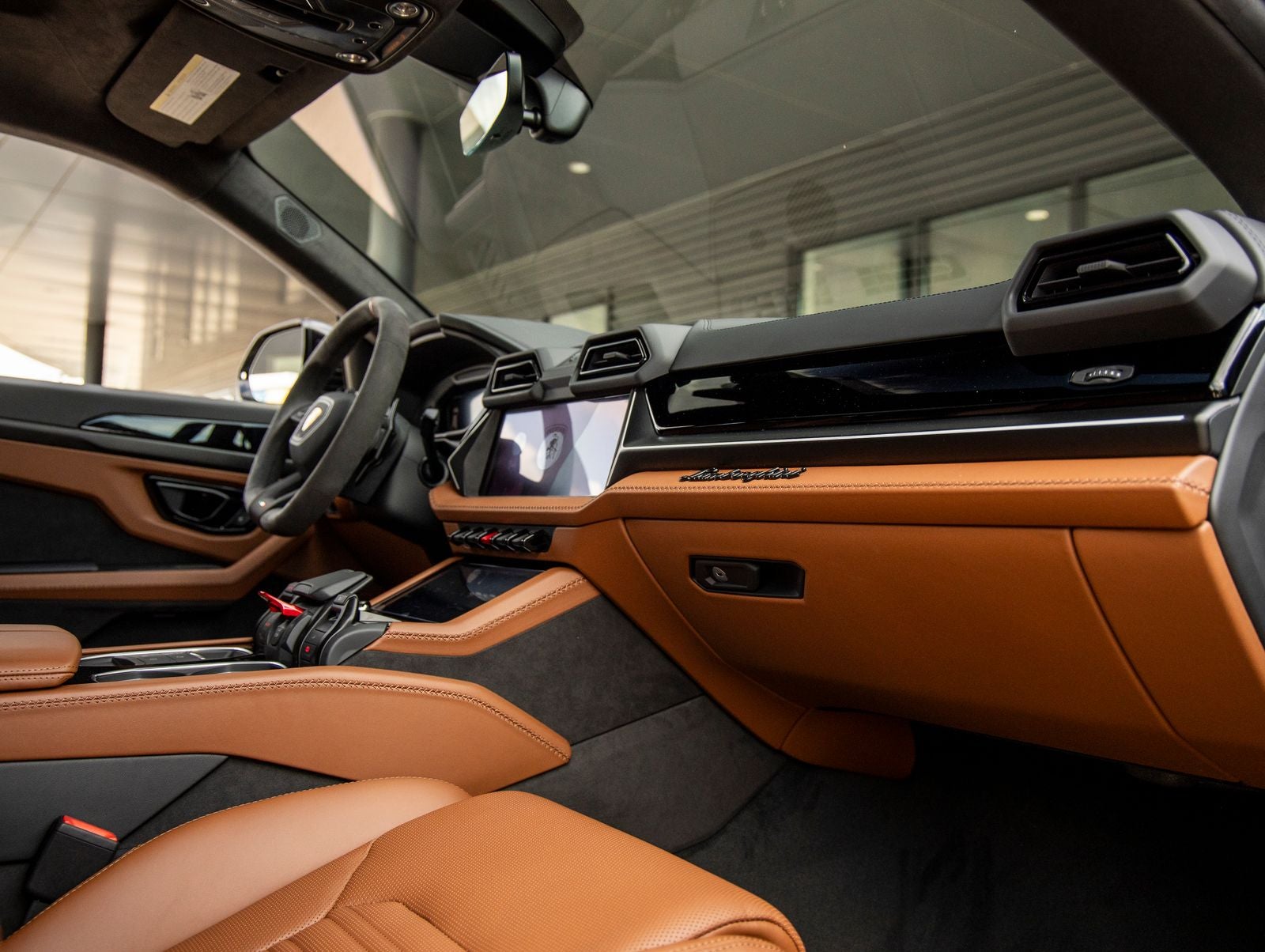 2025 Lamborghini Urus SE