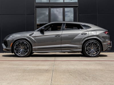 2025 Lamborghini Urus SE