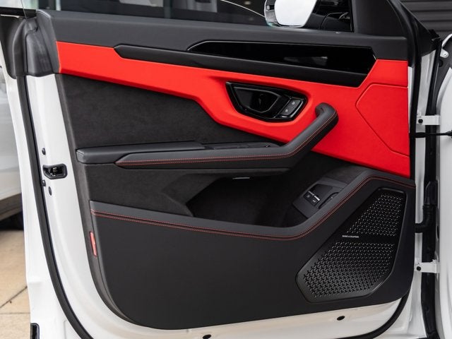 2026 Lamborghini Urus SE