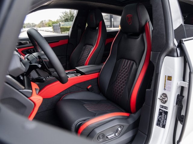 2026 Lamborghini Urus SE