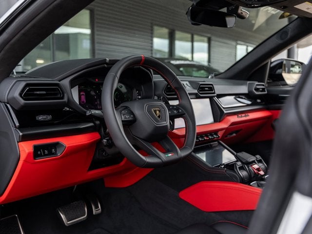 2026 Lamborghini Urus SE