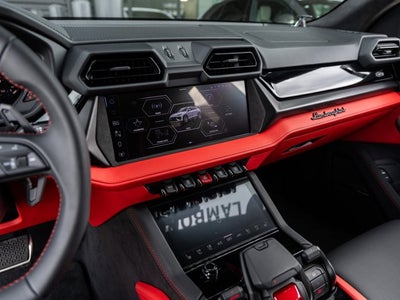 2026 Lamborghini Urus SE