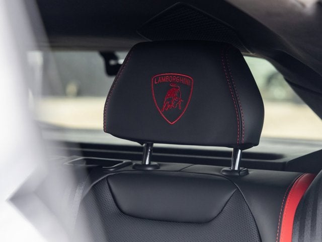 2026 Lamborghini Urus SE