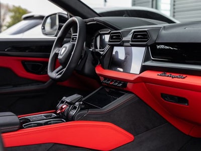 2026 Lamborghini Urus SE