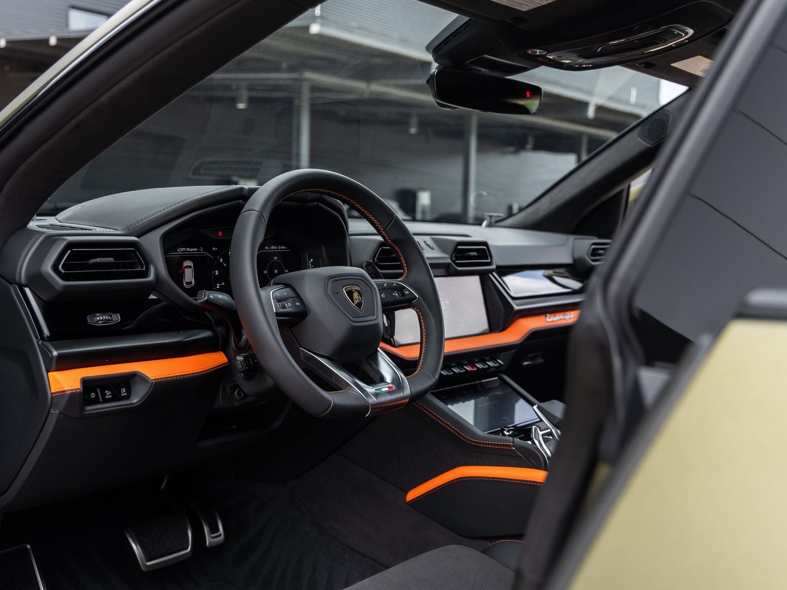 2026 Lamborghini Urus SE