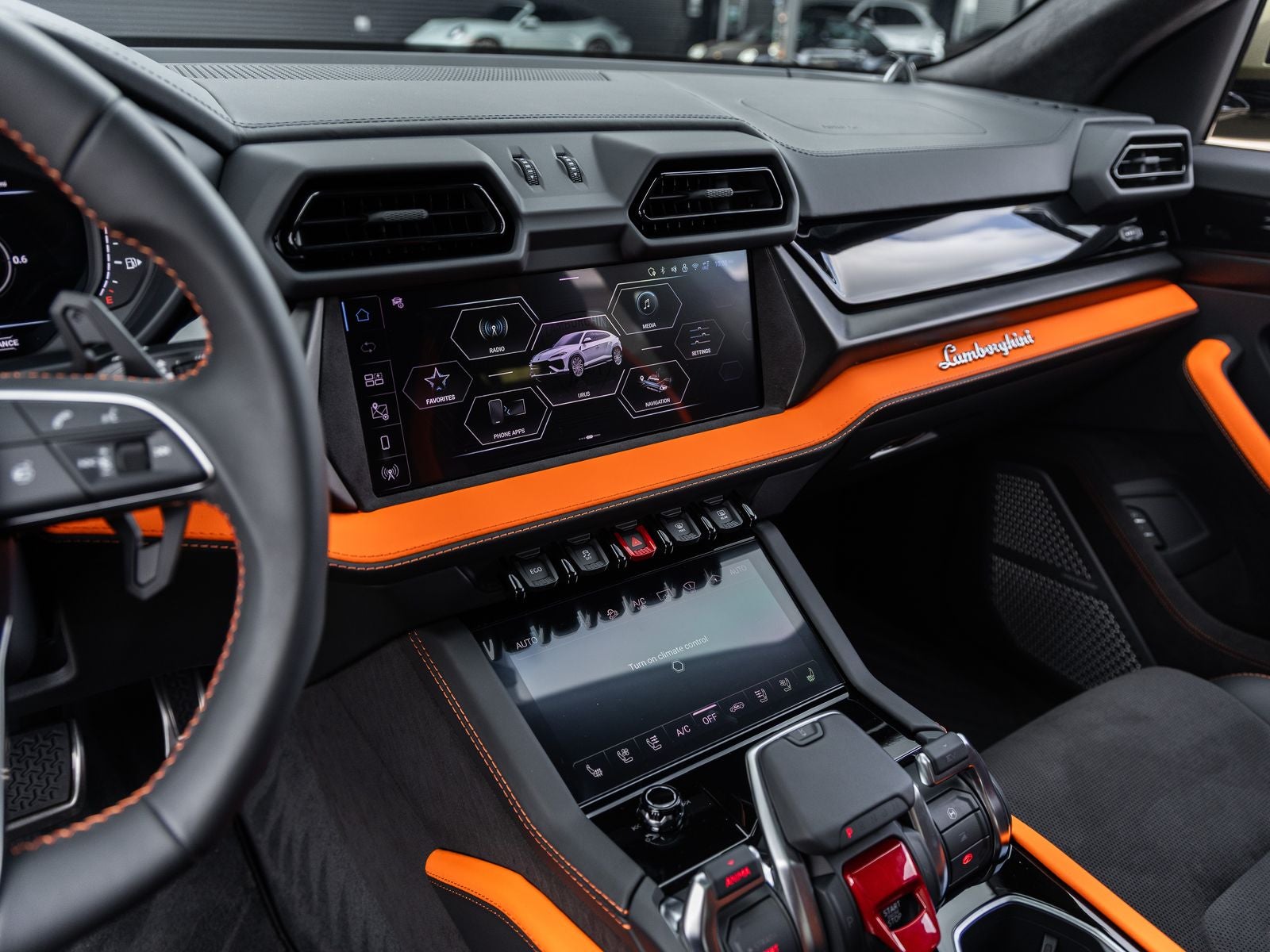 2026 Lamborghini Urus SE