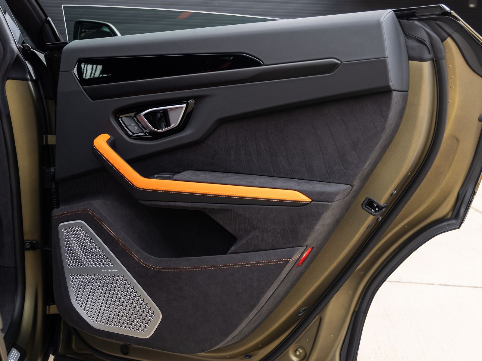 2026 Lamborghini Urus SE