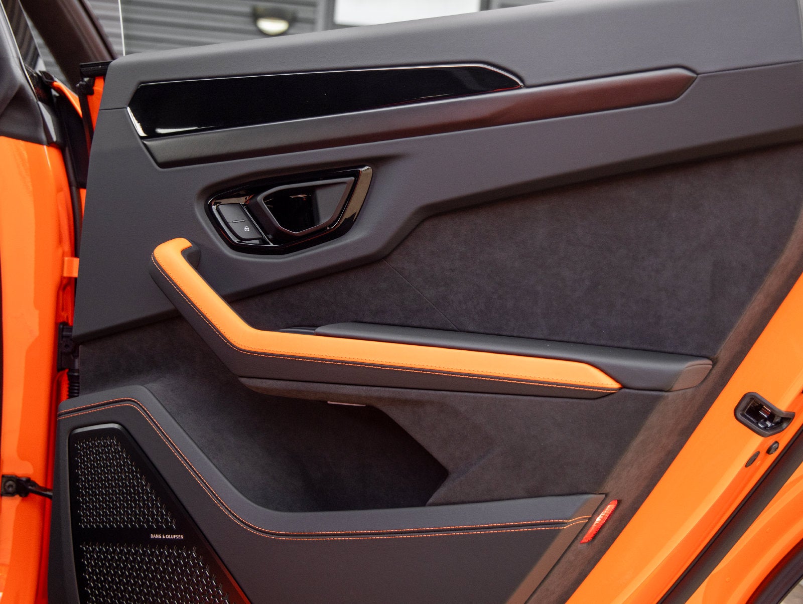 2026 Lamborghini Urus SE