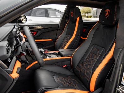 2025 Lamborghini Urus SE