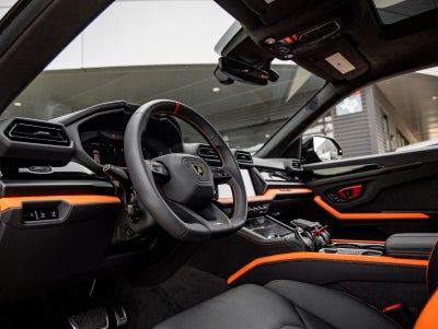2025 Lamborghini Urus SE