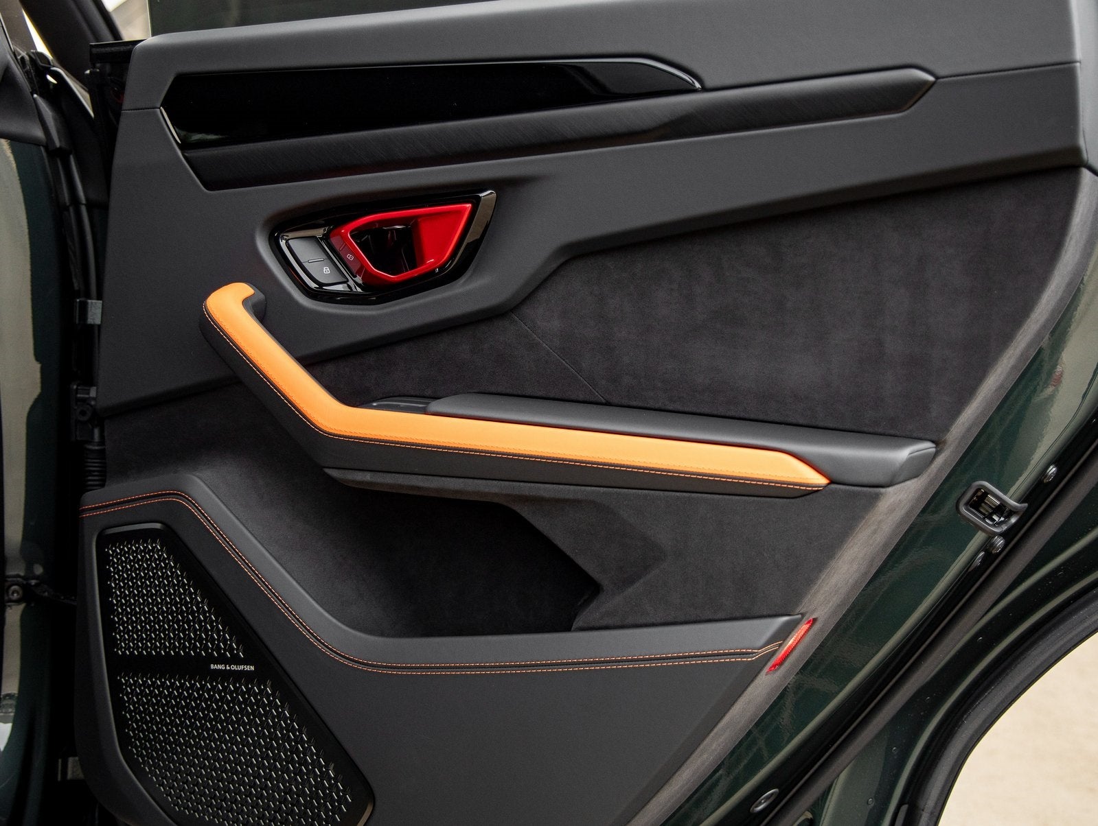 2025 Lamborghini Urus SE