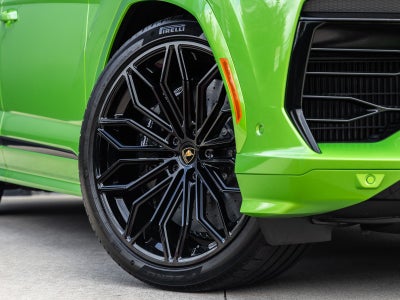 2025 Lamborghini Urus SE