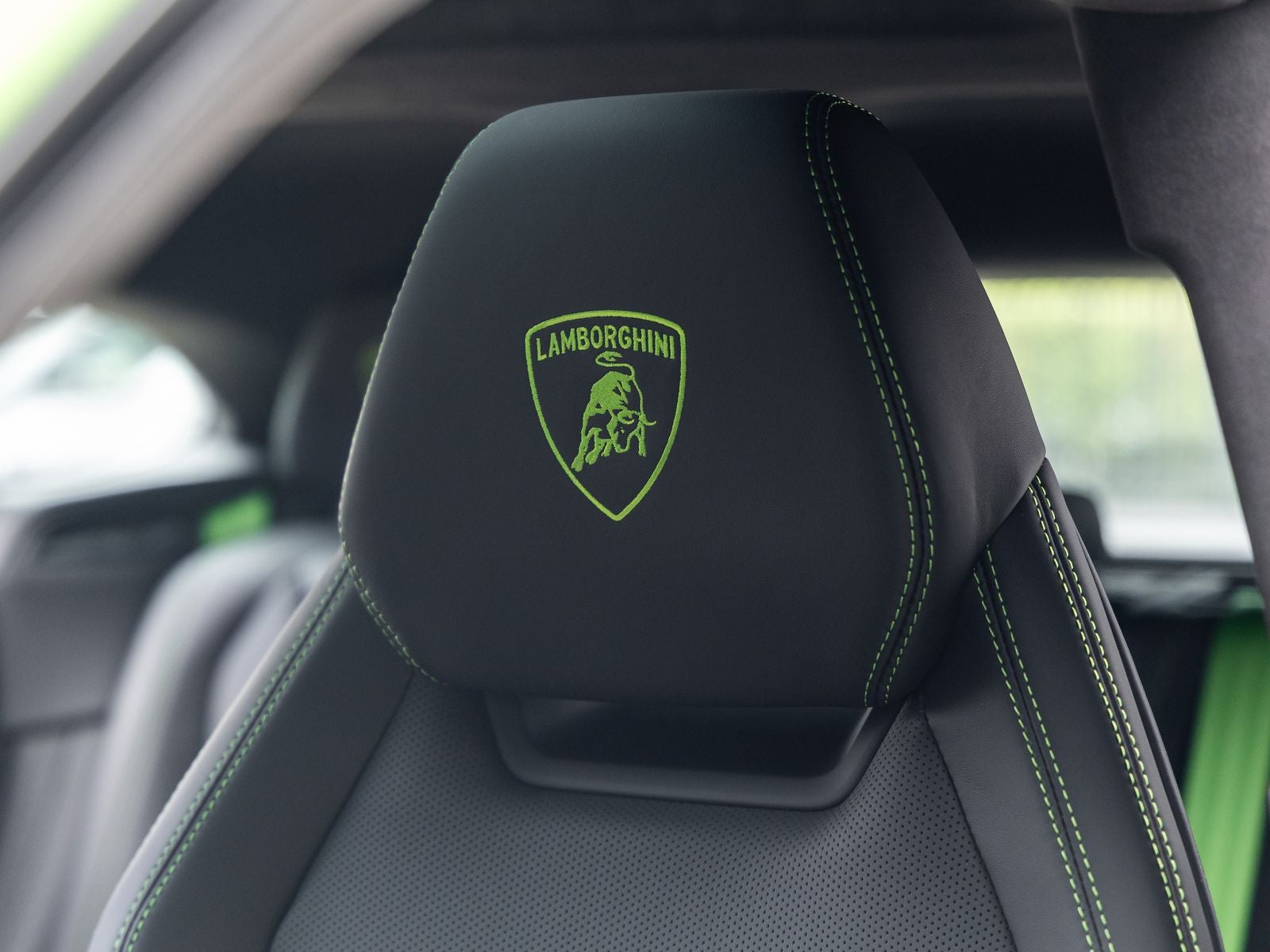 2025 Lamborghini Urus SE