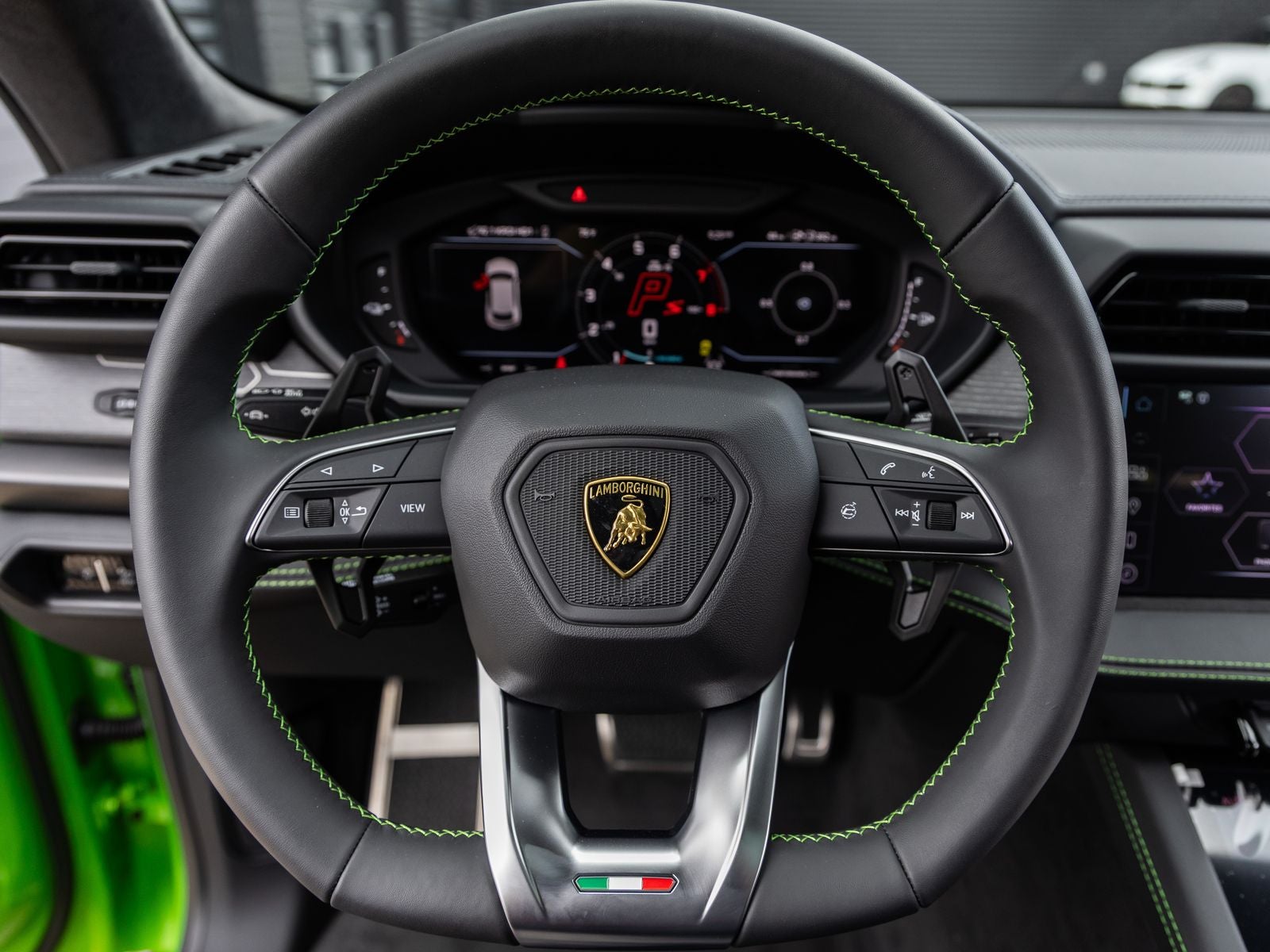 2025 Lamborghini Urus SE