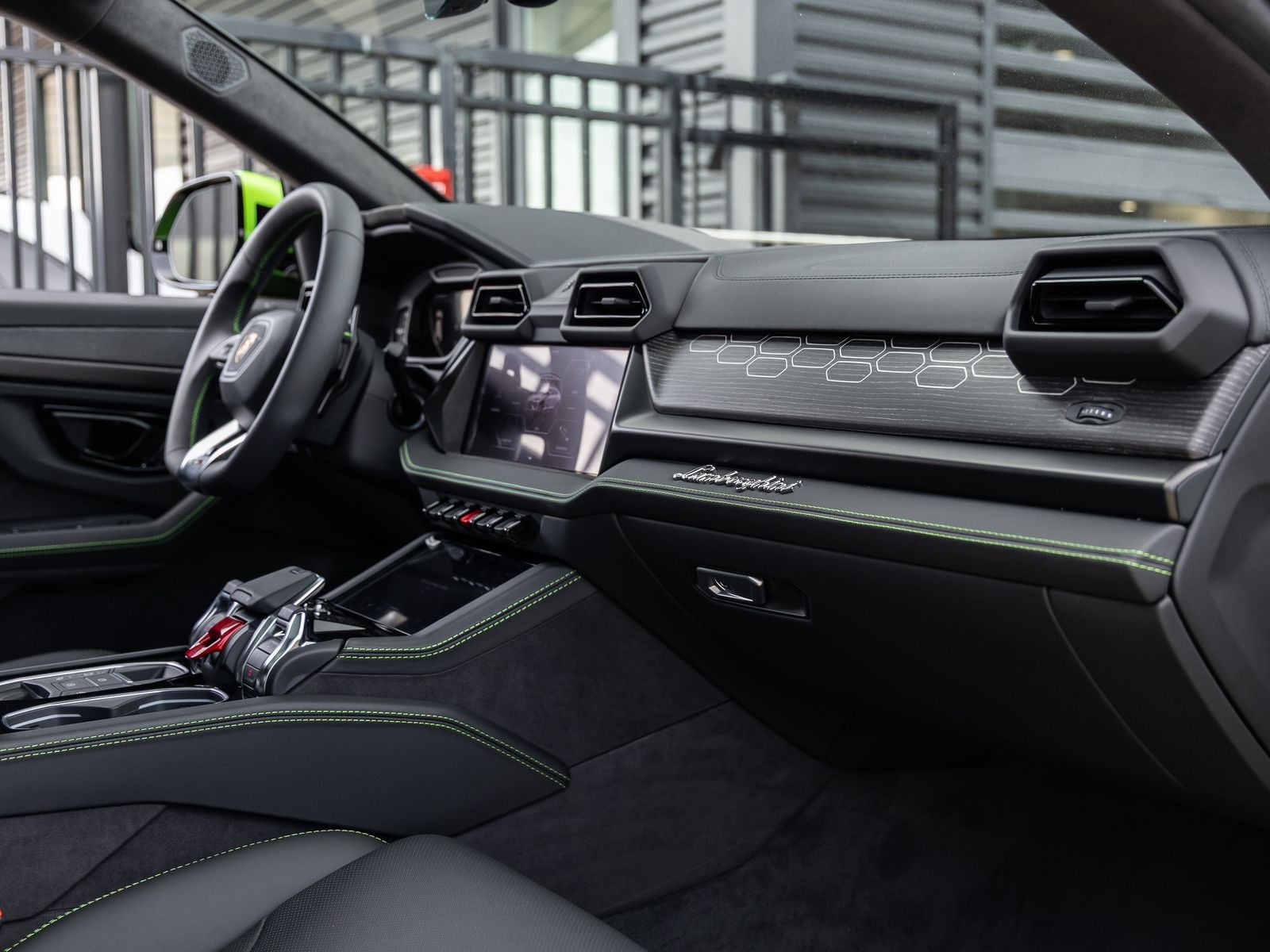 2025 Lamborghini Urus SE